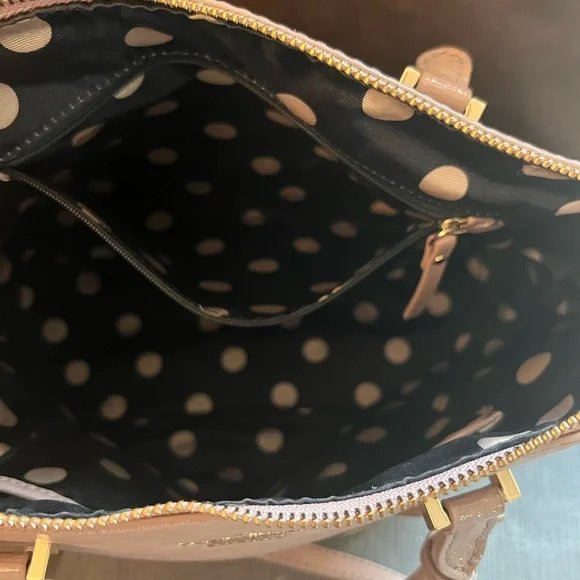 Kate spade patent leather bag with handles & removable cross body strap - Picture 3 of 4